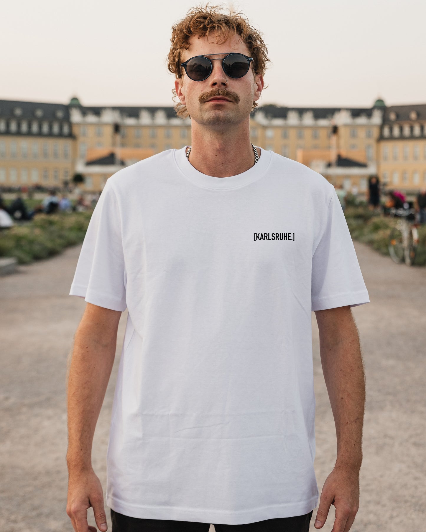 Vorbestellung: T-Shirt mit Illustration "Karlsruhe" -, Unisex