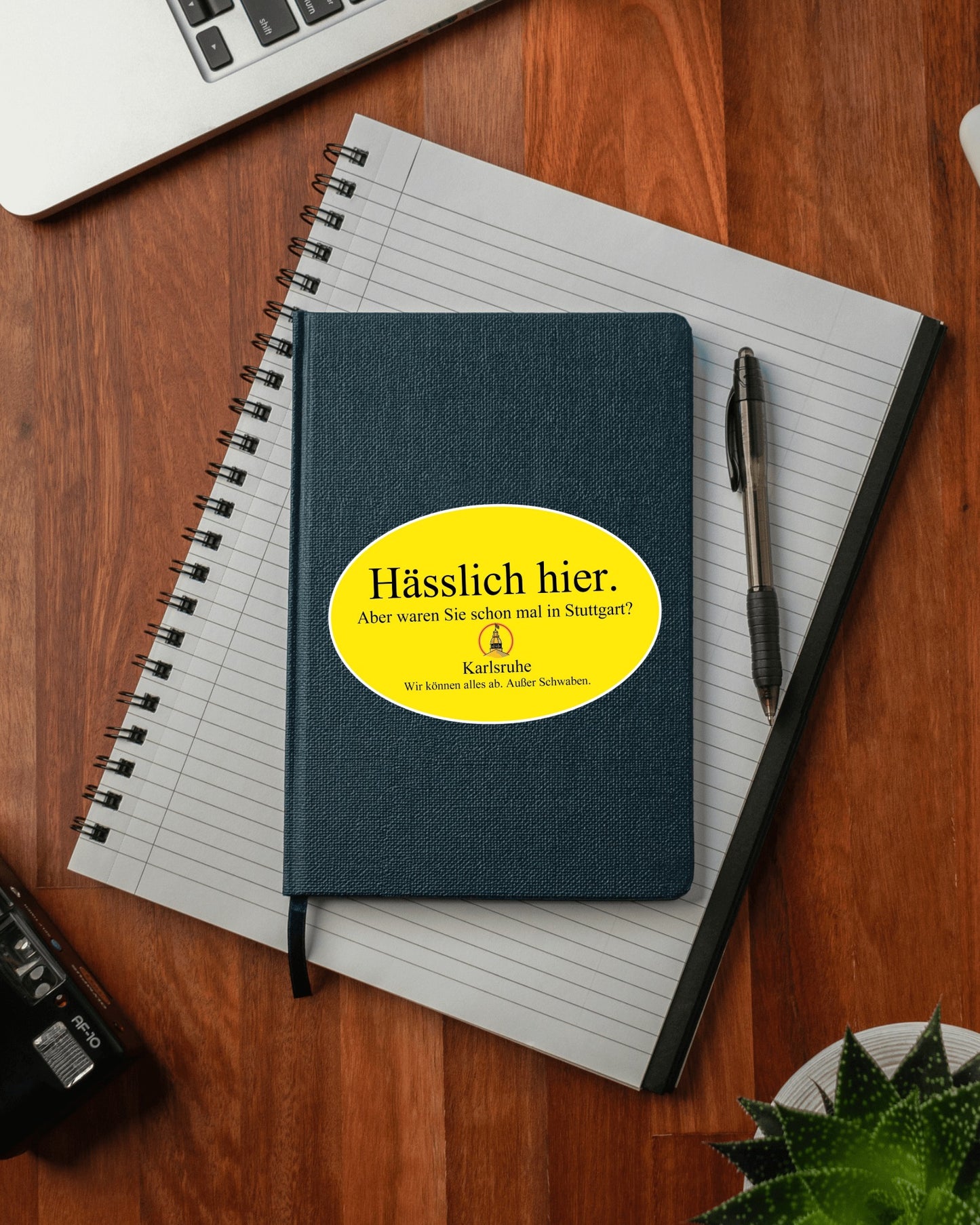 "Hässlich hier." Sticker Stuttgart